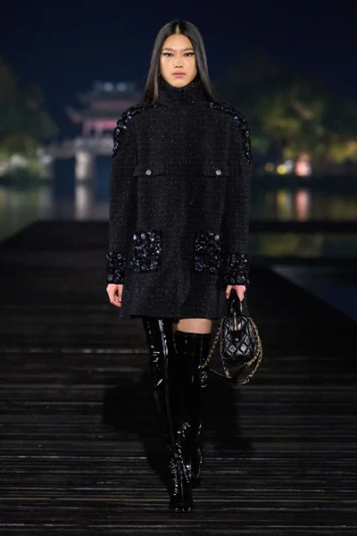 Look 5